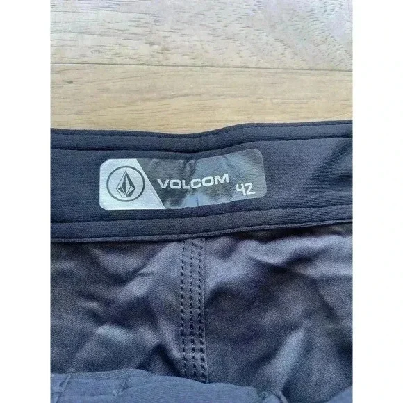 Volcom Men’s Handler Board Shorts NWT (Sz. 42) - Picture 4 of 8
